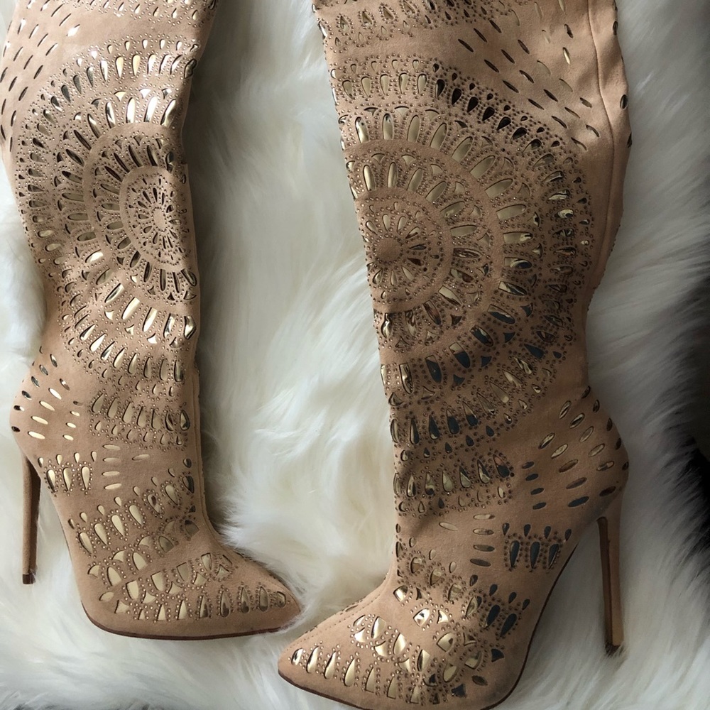 Thigh boots